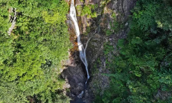 以山为魂 以水为媒 龙虎山夏季避暑好去处