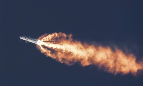 SpaceX星舰发射失败 官方称爆炸系故障后人为引爆：马斯克庆贺定能成功