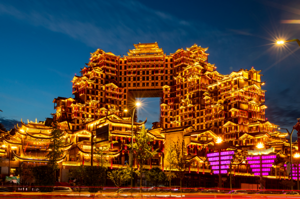 20251202094028172806128