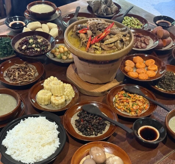 2025120209433792384408