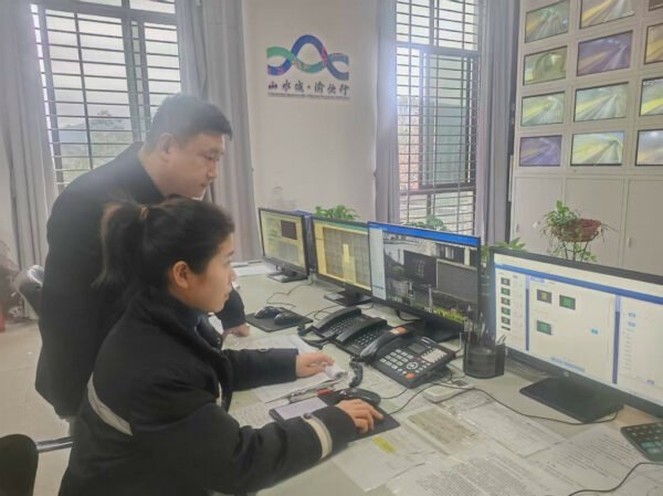 7004dd8c-090d-4842-a815-3a70d1ca5800 7004dd8c-090d-4842-a815-3a70d1ca5800